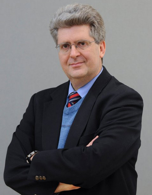 Dr. Fernando Reimers